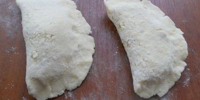 жареные творожные пирожки с яблоками