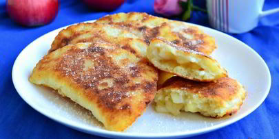 жареные творожные пирожки с яблоками