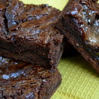 Брауни с соленой карамелью