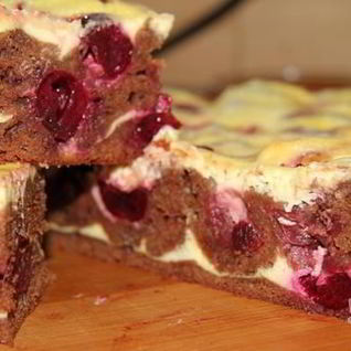 Брауни с творогом и вишней