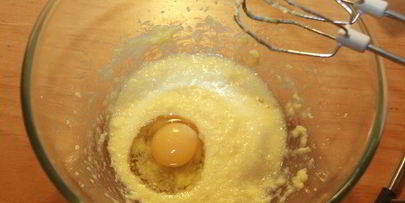 брауни с вишней и миндалем