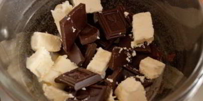 брауни со сливочным сыром и малиной