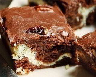 Двухцветные брауни с орехом