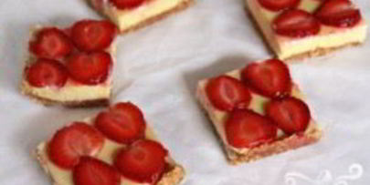 клубничные пирожные