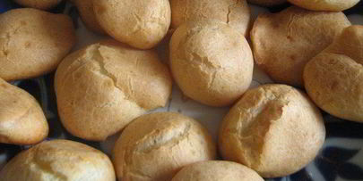 маленькие заварные пирожные с оригинальным баклажанным кремом