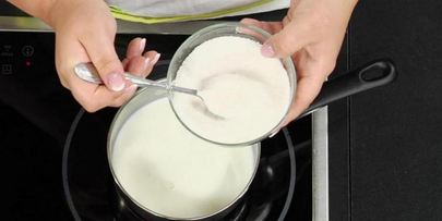 миндальные пирожные с малиной