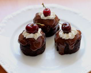 Мини-пирожные Черный лес