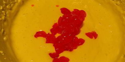 мраморный брауни с прослойкой из сливочного сыра и коктейльной вишни