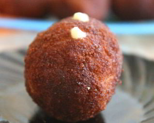 Пирожное Картошка из домашнего бисквита