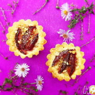 Пирожное Корзинка с орехами и сливами