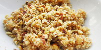 пирожное корзинка с орехами и сливами