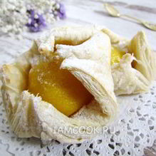 Рецепт Пирожные из слоеного теста с персиками