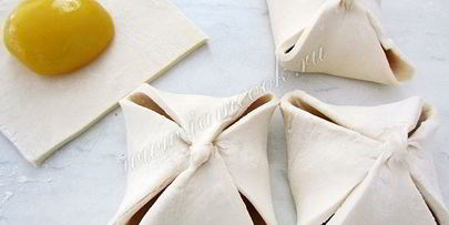 пирожные из слоеного теста с персиками