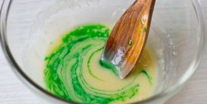 пирожные макарон с мятным ганашем