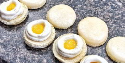 пирожные макароны на французской меренге