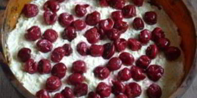 шоколадный брауни с вишней