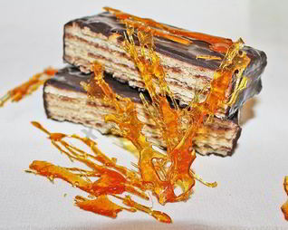 Украшения из карамели для тортов и пирожных