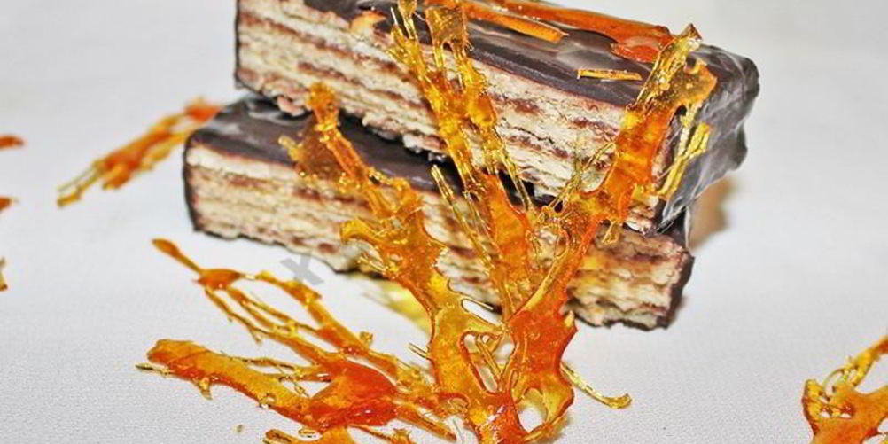 Рецепт украшения из карамели для тортов и пирожных