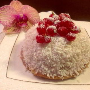 Зефирное пирожное с ягодами