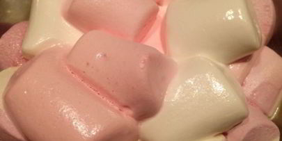 зефирное пирожное с ягодами