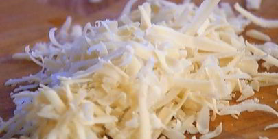 быстрая пицца с перцем, цукини и красным луком