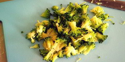 мини-пиццы на заварном тесте с пармезаном и брокколи