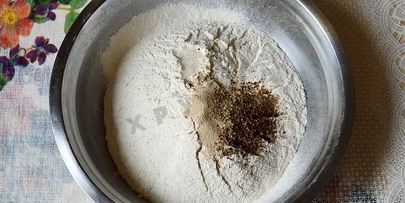 мясная пицца с мясом и грибами