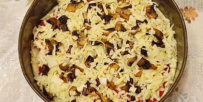 мясная пицца с мясом и грибами