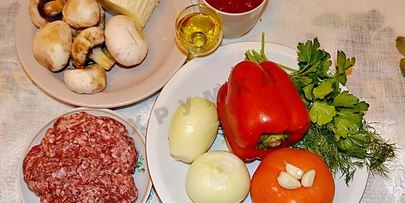 мясная пицца с мясом и грибами