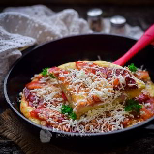 Пицца из жидкого теста на сковороде