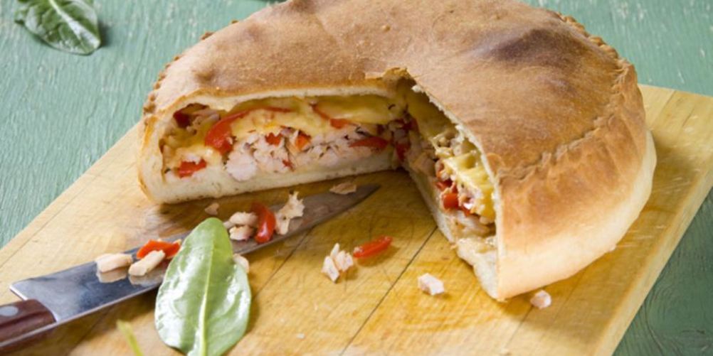 Рецепт пицца-кальцоне с копченой курицей