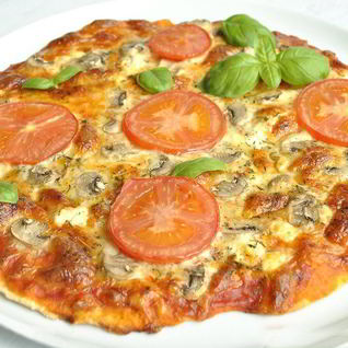 Пицца на тонком тесте без дрожжей