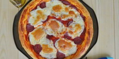 пицца пепперони с жаренной моцареллой