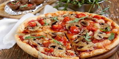 пицца с грибами и сыром