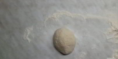 пицца с грушей и горгонзолой