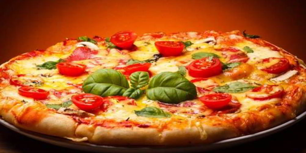 Рецепт пицца с козьим сыром, помидорами и ветчиной