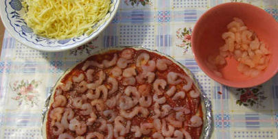 пицца с креветками