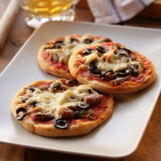 Пицца с мидиями и тунцом