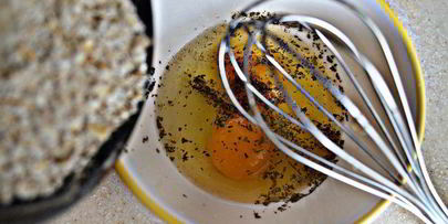 пицца с морепродуктами на основе из брокколи