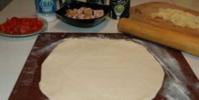 пицца с морепродуктами в мультиварке