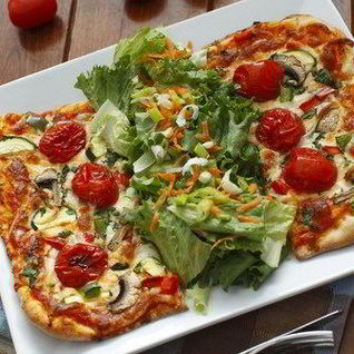 Пицца с овощами и рисом вегетарианская