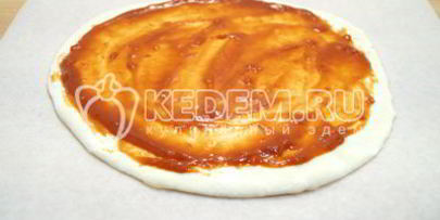 пицца с помидорами