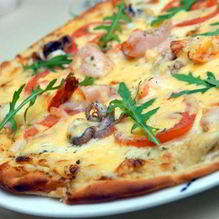 Рецепт Пиццы с рыбой, крабами и соусом из морской капустой