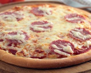 Пицца с салями