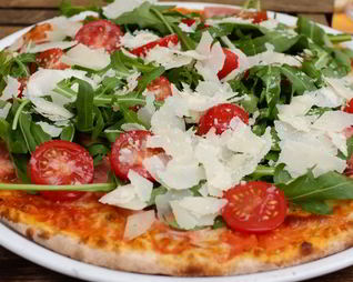 Пицца с сыром Пармезан