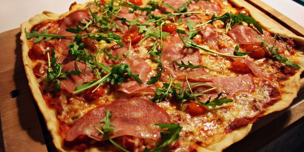 Рецепт пицца с вареной колбасой