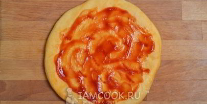 пицца с ветчиной и грибами