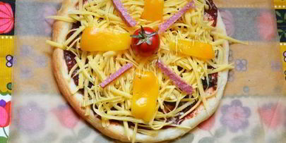 пицца со сливовым соусом