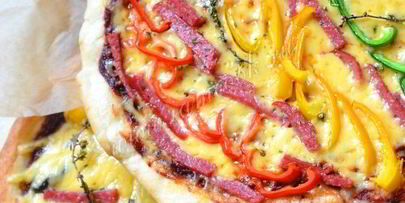 пицца со сливовым соусом