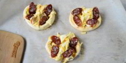 пицца в стиле брецель